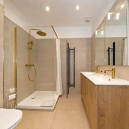 Hdg Gare De Adam Appart's Aparthotel 3*